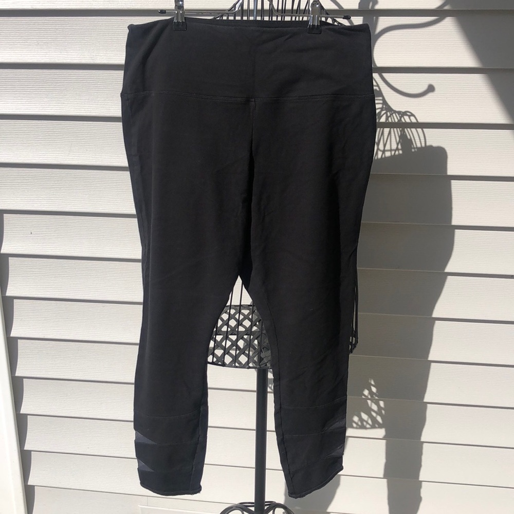 Black legging with mesh detailing